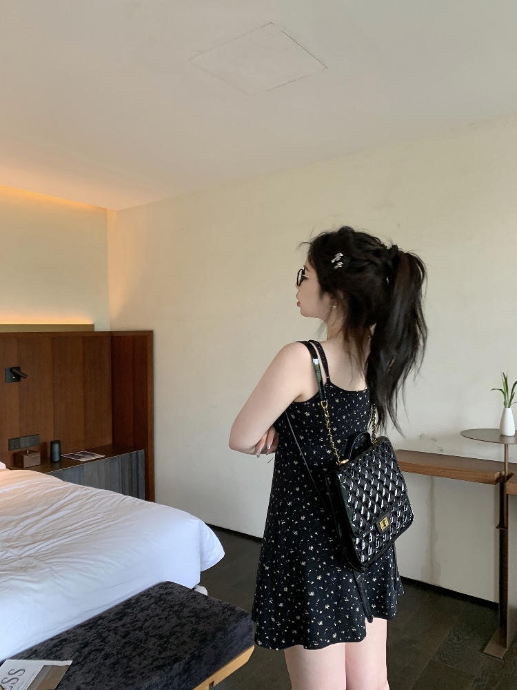 Plus Size Floral Bow Cami Dress - Korean Style, Romantic Atmosphere, Summer Fashion, Slightly Chubby, Itaewon-Inspired Plus Size Floral Bow Cami Dress - Korean Style, Romantic Atmosphere, Summer Fashion, Slightly Chubby, Itaewon-Inspired