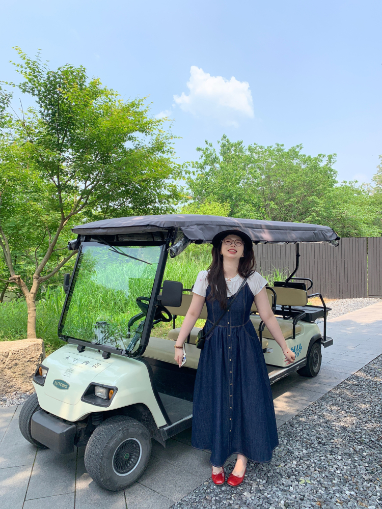 Plus Size Floral Embroidered Short Sleeve Shirt - Slightly Chubby Alice Summer Dream Top in Colorful Y2K Style Plus Size Floral Embroidered Short Sleeve Shirt - Slightly Chubby Alice Summer Dream Top in Colorful Y2K Style