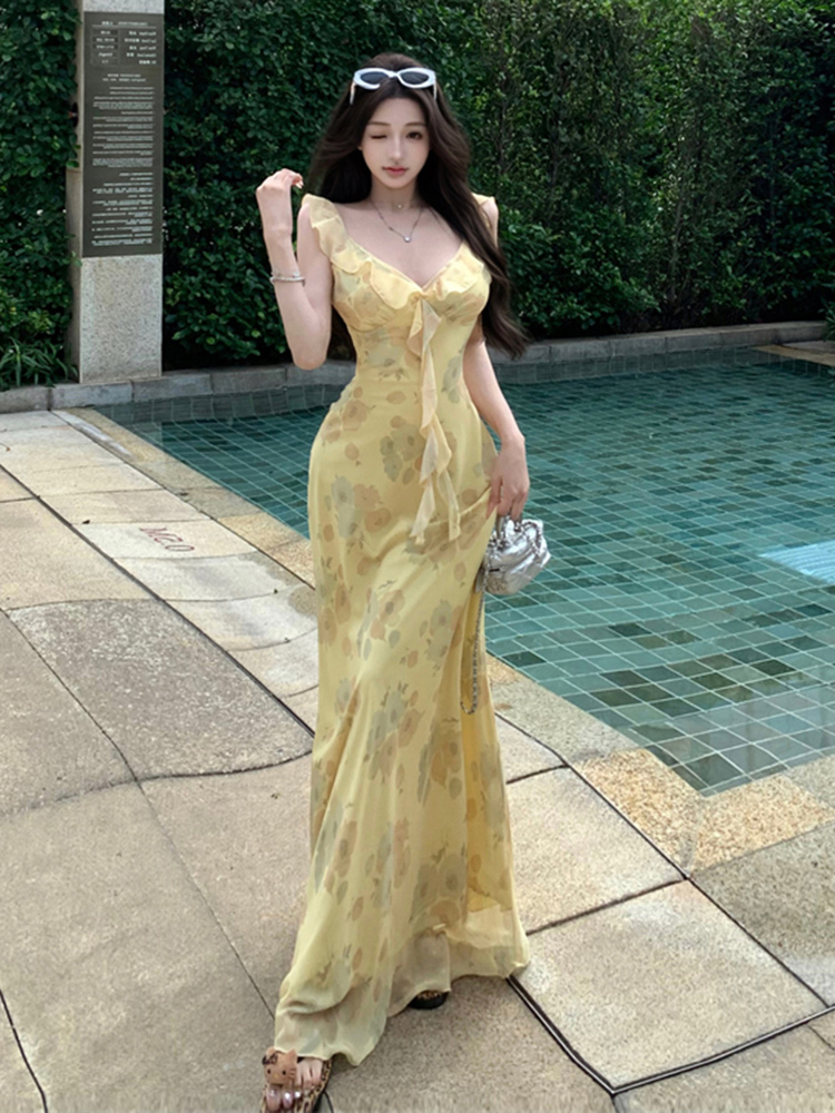 Plus-Size Floral Ruffled Strap Dress for Women - Summer French Style, Waist-Cinching, Elegant Long Dress for Vacation Vibes Plus-Size Floral Ruffled Strap Dress for Women - Summer French Style, Waist-Cinching, Elegant Long Dress for Vacation Vibes