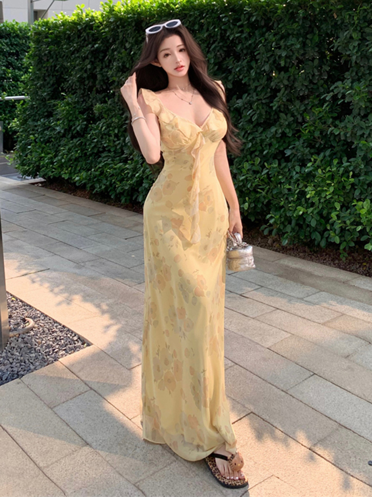 Plus-Size Floral Ruffled Strap Dress for Women - Summer French Style, Waist-Cinching, Elegant Long Dress for Vacation Vibes Plus-Size Floral Ruffled Strap Dress for Women - Summer French Style, Waist-Cinching, Elegant Long Dress for Vacation Vibes