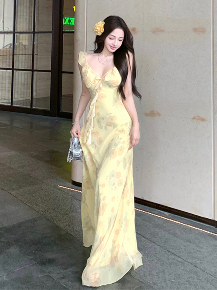 Plus-Size Floral Ruffled Strap Dress for Women - Summer French Style, Waist-Cinching, Elegant Long Dress for Vacation Vibes Plus-Size Floral Ruffled Strap Dress for Women - Summer French Style, Waist-Cinching, Elegant Long Dress for Vacation Vibes