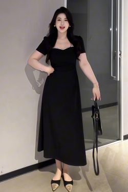 Plus-Size French Hepburn-Style Black Square-Neck Dress for Women - Elegant Summer Little Black Dress for Social Events