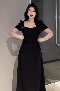 Plus-Size French Hepburn-Style Black Square-Neck Dress for Women - Elegant Summer Little Black Dress for Social Events