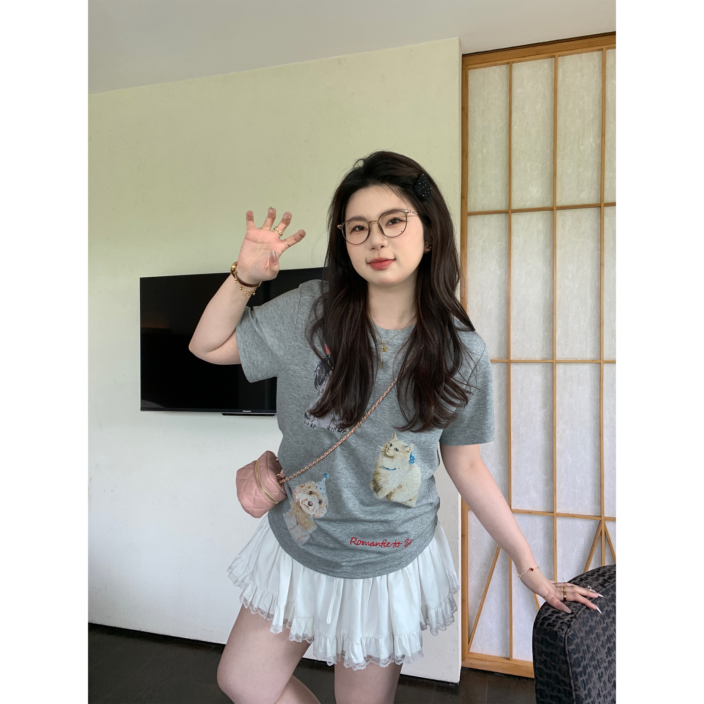 Plus Size Gray Cartoon Print Animal Party T-Shirt - Loose Fit Short Sleeve Top for Casual Style Plus Size Gray Cartoon Print Animal Party T-Shirt - Loose Fit Short Sleeve Top for Casual Style