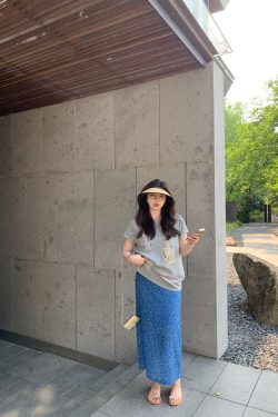 Plus Size Gray Cartoon Print Animal Party T-Shirt - Loose Fit Short Sleeve Top for Casual Style