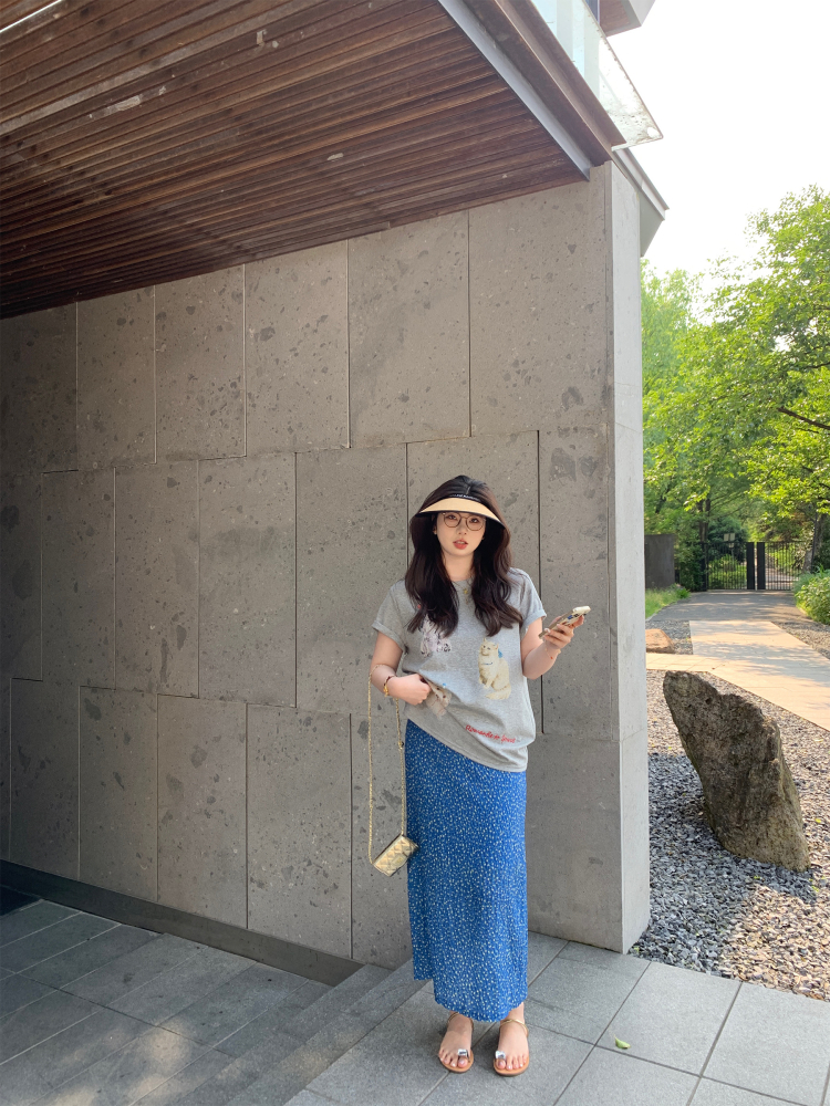 Plus Size Gray Cartoon Print Animal Party T-Shirt - Loose Fit Short Sleeve Top for Casual Style Plus Size Gray Cartoon Print Animal Party T-Shirt - Loose Fit Short Sleeve Top for Casual Style