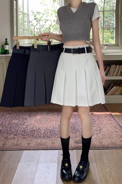 Plus Size Gray College-Style Pleated Skirt for Women, High-Waisted A-Line Short Skirt, Trendy Casual Fashion