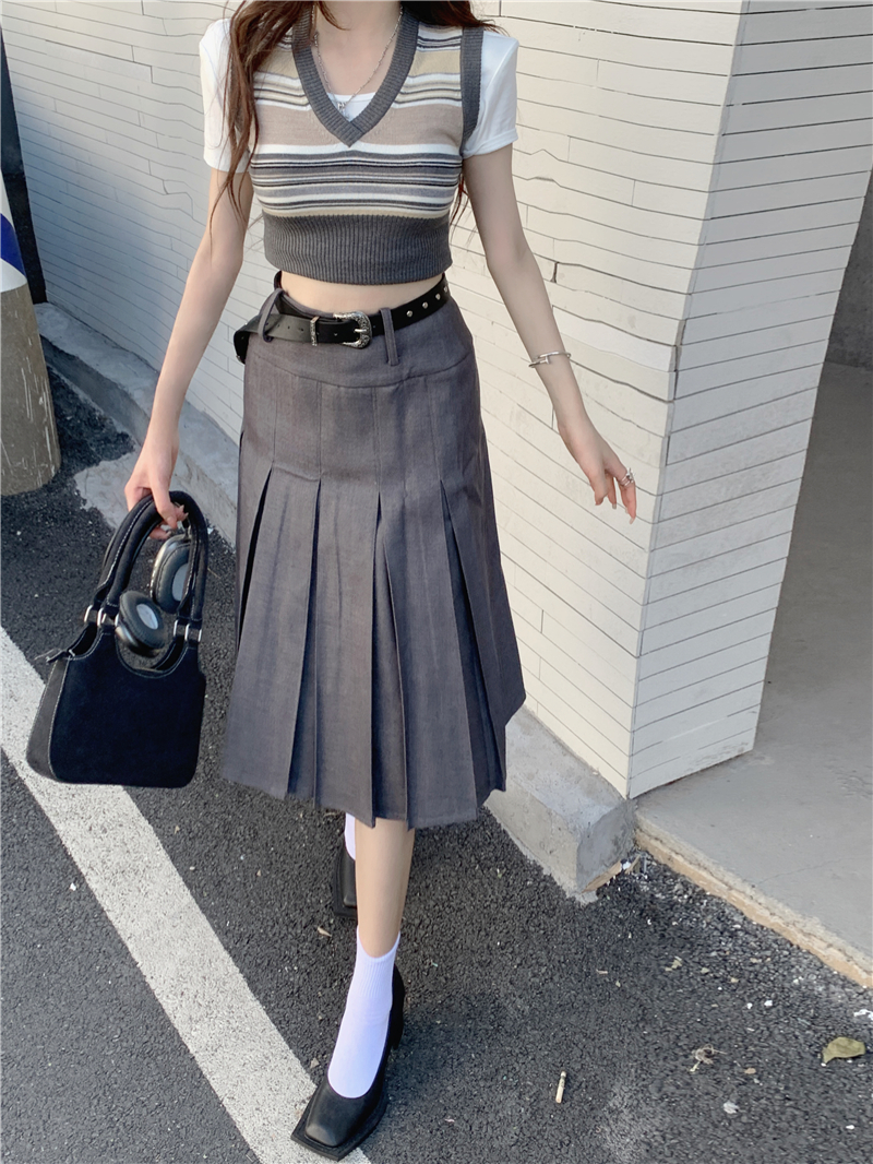 Plus-Size Gray Pleated A-Line Skirt for Women, Mid-Length Korean Style, Slimming College Fashion Design Plus-Size Gray Pleated A-Line Skirt for Women, Mid-Length Korean Style, Slimming College Fashion Design
