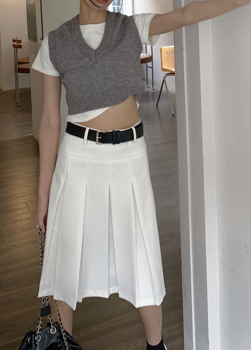 Plus-Size Gray Pleated A-Line Skirt for Women, Mid-Length Korean Style, Slimming College Fashion Design Plus-Size Gray Pleated A-Line Skirt for Women, Mid-Length Korean Style, Slimming College Fashion Design