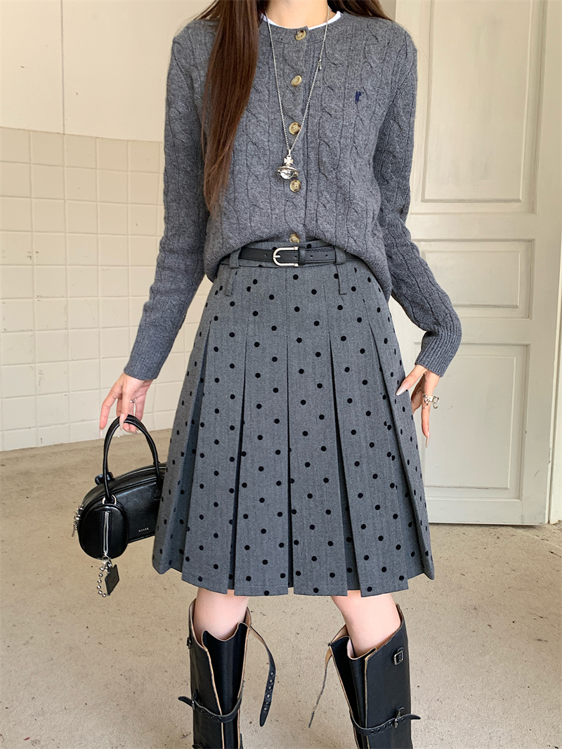 Plus Size Gray Polka Dot High-Waisted A-Line Skirt - Women's College Style Mid-Length Pleated Skirt for Spring and Summer Plus Size Gray Polka Dot High-Waisted A-Line Skirt - Women's College Style Mid-Length Pleated Skirt for Spring and Summer