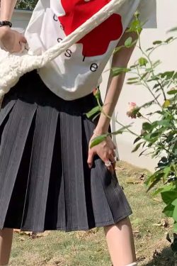 Plus Size Gray Striped Midi Skirt for Women, High-Waisted A-Line Summer Pleated Design, Flattering Fit for Every Occasion