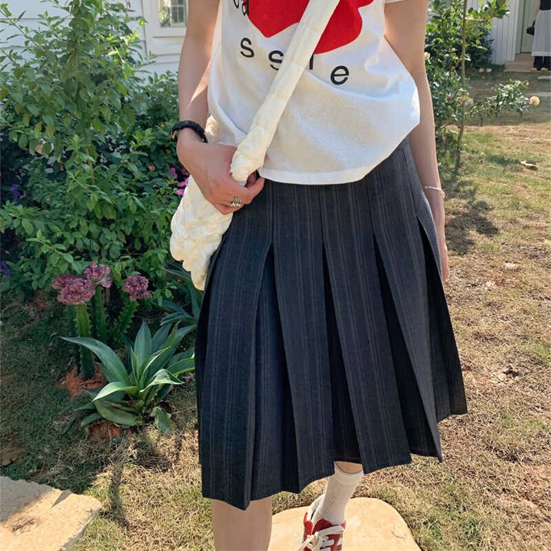 Plus Size Gray Striped Midi Skirt for Women, High-Waisted A-Line Summer Pleated Design, Flattering Fit for Every Occasion Plus Size Gray Striped Midi Skirt for Women, High-Waisted A-Line Summer Pleated Design, Flattering Fit for Every Occasion