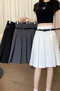 Plus-Size High-End White Pleated A-Line Skirt for Women - Summer College Style Mid-Length Hip-Covering Fashion