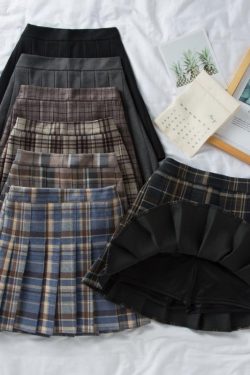 Plus Size High-Waisted A-Line Plaid Wool Pleated Skirt for Autumn Winter - Flattering Short Skirt for Curvy Women and Students