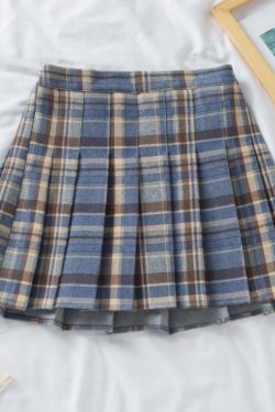 Plus Size High-Waisted A-Line Plaid Wool Pleated Skirt for Autumn Winter - Flattering Short Skirt for Curvy Women and Students