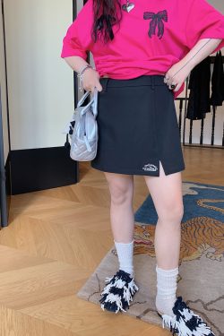 Plus Size High-Waisted Black A-Line Skirt for Women, Summer 2025 Embroidered Design, Curvy Fashion, Stylish Short Skirt