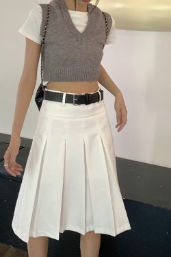 Plus-Size High-Waisted Gray Pleated A-Line Skirt for Women - Mid-Length College Style, Slimming Design for Autumn Fashion