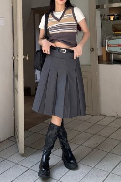 Plus-Size High-Waisted Gray Pleated A-Line Skirt for Women - Mid-Length College Style, Slimming Design for Autumn Fashion
