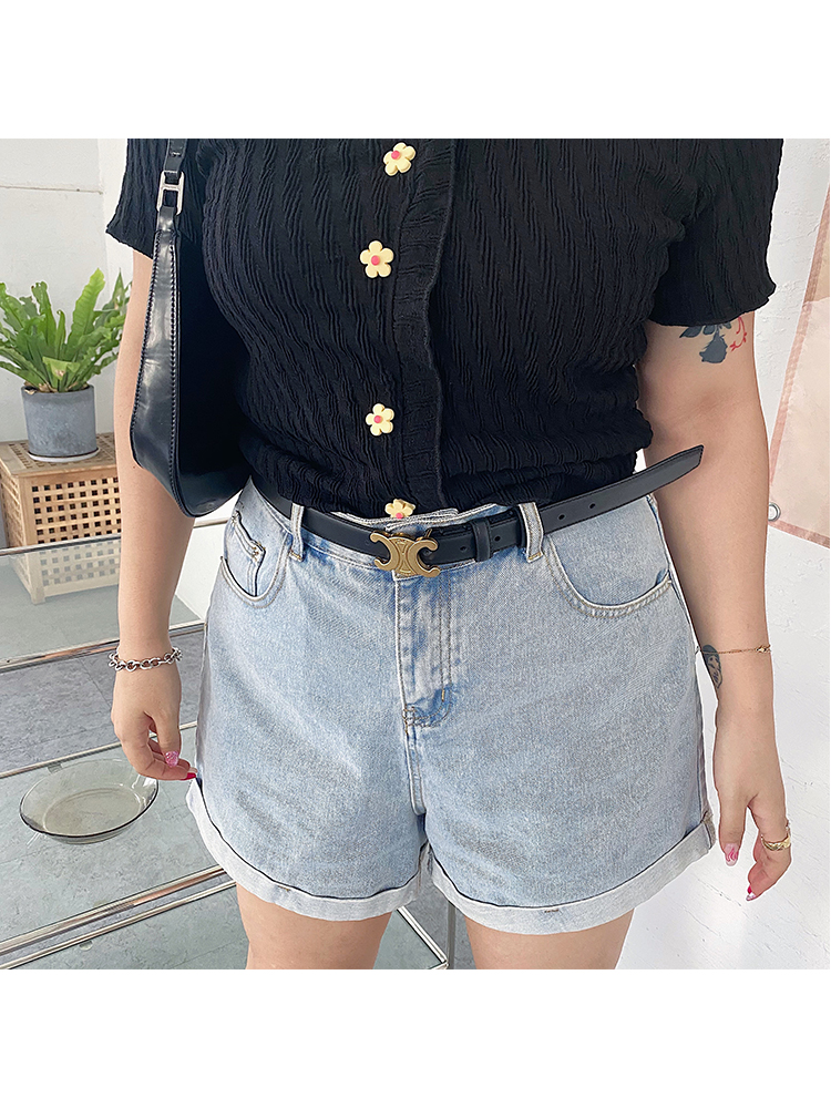 Plus-Size High-Waisted Loose-Fitting Denim Shorts with Rolled Hem - Classic Casual Straight-Leg Style for Everyday Wear Plus-Size High-Waisted Loose-Fitting Denim Shorts with Rolled Hem - Classic Casual Straight-Leg Style for Everyday Wear