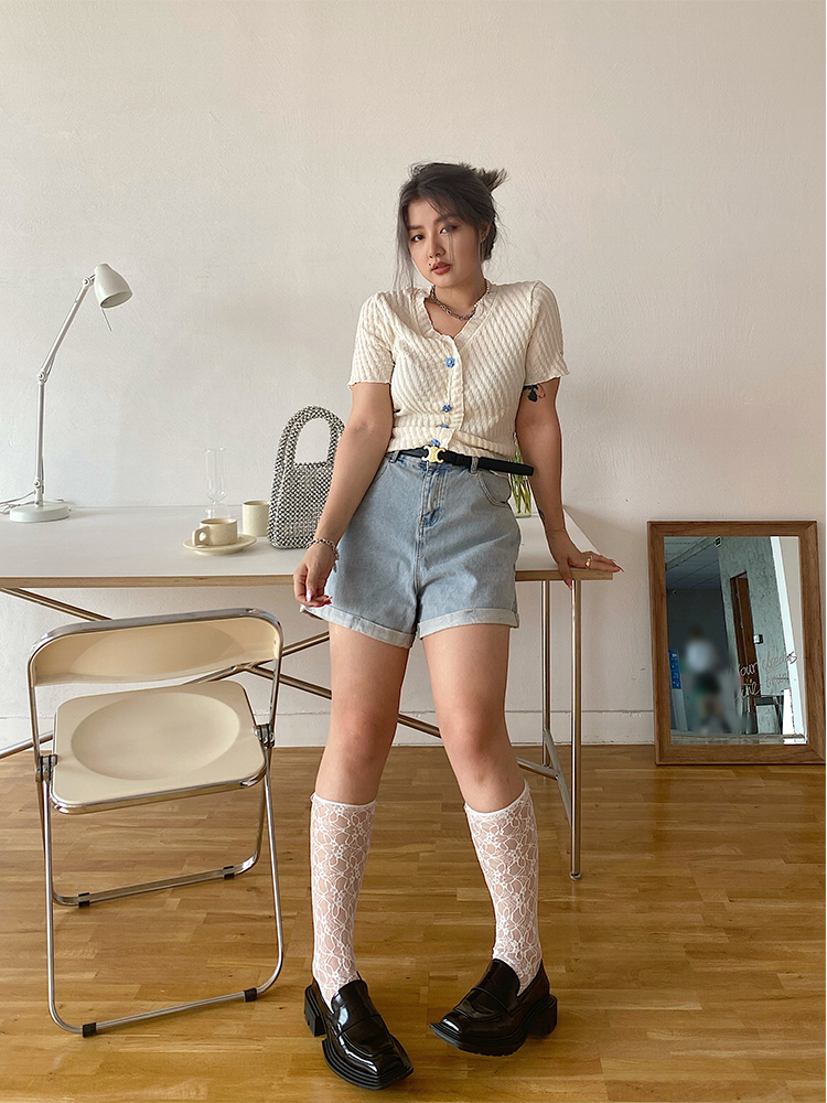 Plus-Size High-Waisted Loose-Fitting Denim Shorts with Rolled Hem - Classic Casual Straight-Leg Style for Everyday Wear Plus-Size High-Waisted Loose-Fitting Denim Shorts with Rolled Hem - Classic Casual Straight-Leg Style for Everyday Wear