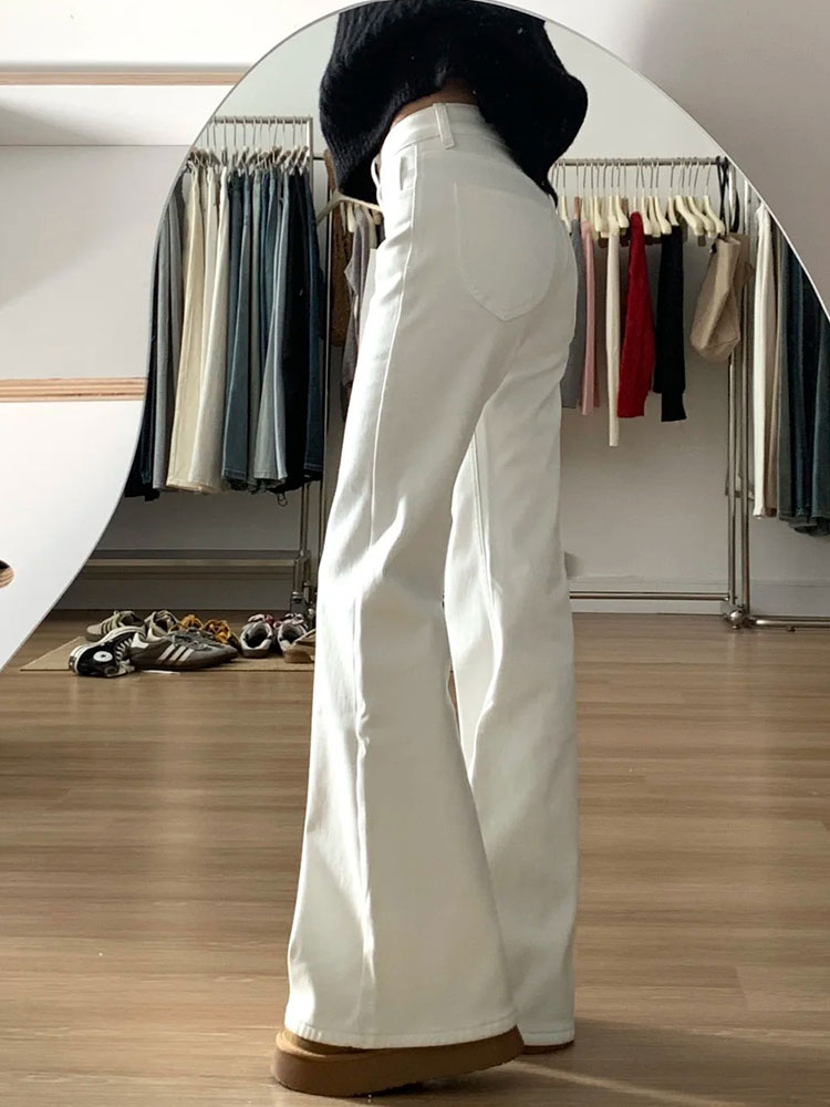 Plus-Size High-Waisted Loose-Fitting Flared Jeans for Women - White, Perfect for Short Individuals, Comfortable Fit Plus-Size High-Waisted Loose-Fitting Flared Jeans for Women - White, Perfect for Short Individuals, Comfortable Fit