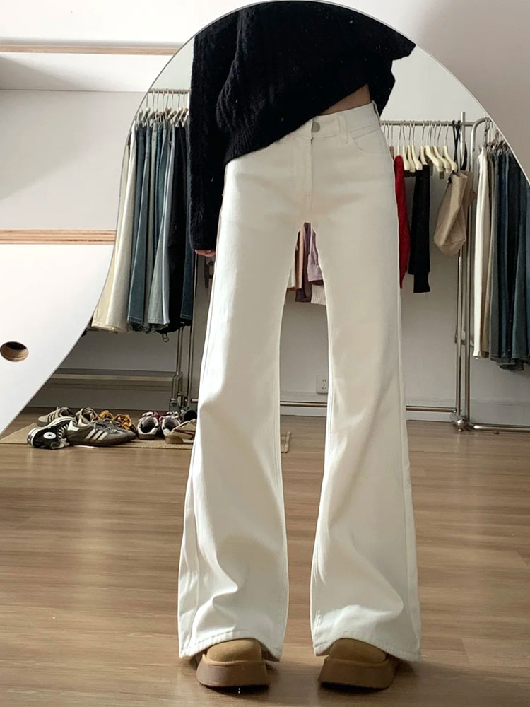 Plus-Size High-Waisted Loose-Fitting Flared Jeans for Women - White, Perfect for Short Individuals, Comfortable Fit Plus-Size High-Waisted Loose-Fitting Flared Jeans for Women - White, Perfect for Short Individuals, Comfortable Fit