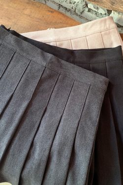 Plus Size High-Waisted Plaid Pleated Skirt for Women - 2025 Spring Summer College Style Short Skirt, Anti-Exposure Design