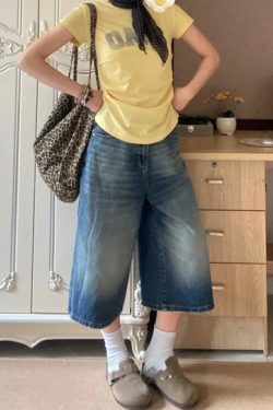 Plus Size High-Waisted Wide-Leg Denim Capri Pants for Women - Flattering Loose Fit American Style Shorts 2025