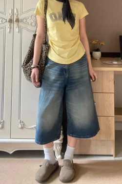 Plus Size High-Waisted Wide-Leg Denim Capri Pants for Women - Flattering Loose Fit American Style Shorts 2025