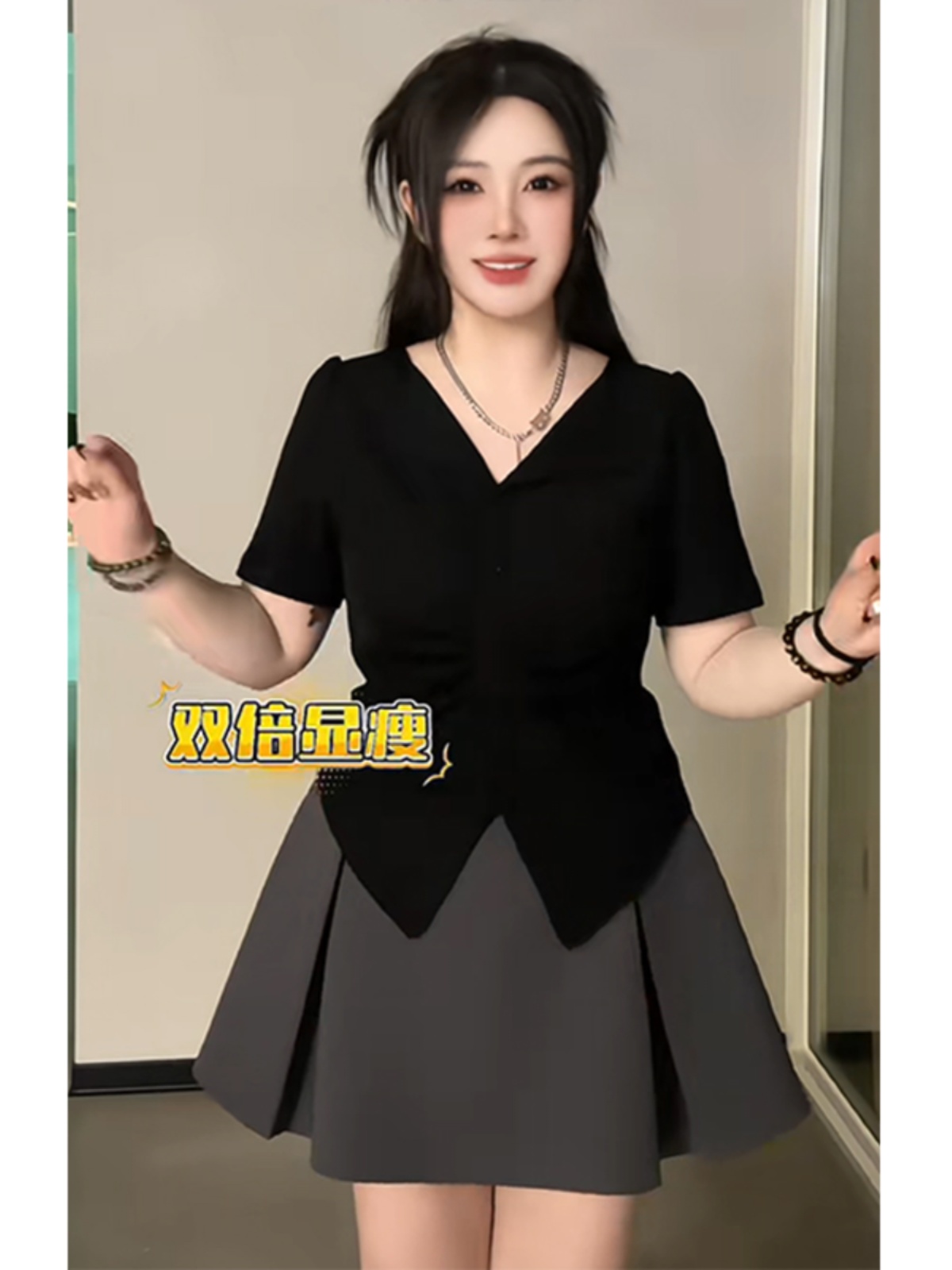 Plus-Size Irregular Loose-Fitting Short Sleeve T-Shirt for Women, V-Neck with Pleated Design and Side Slits, Summer Essential Plus-Size Irregular Loose-Fitting Short Sleeve T-Shirt for Women, V-Neck with Pleated Design and Side Slits, Summer Essential