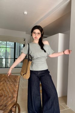 Plus-Size Irregular Off-Shoulder Short Sleeve T-Shirt - Comfortable Slimming Top for Casual Wear