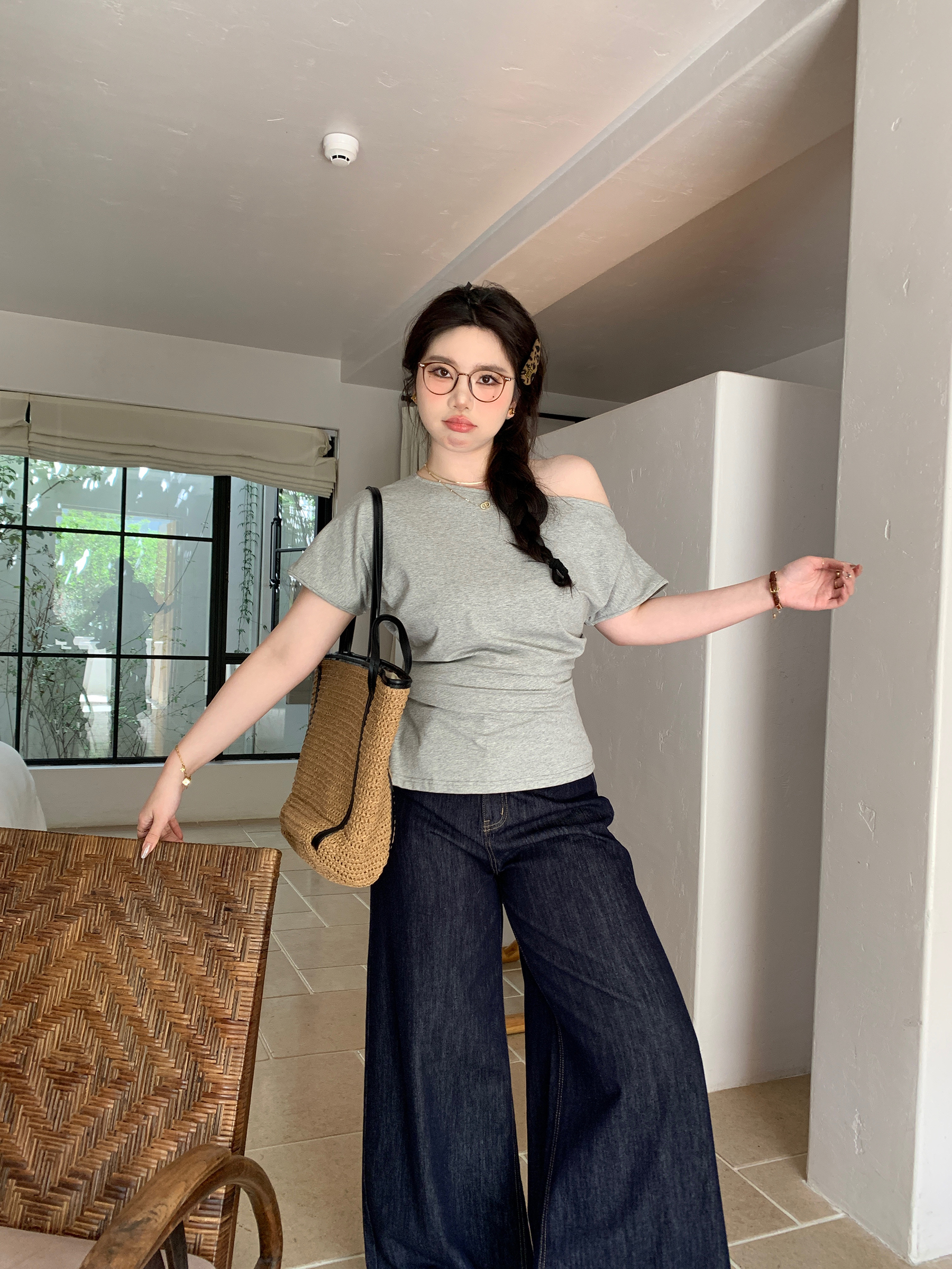 Plus-Size Irregular Off-Shoulder Short Sleeve T-Shirt - Comfortable Slimming Top for Casual Wear Plus-Size Irregular Off-Shoulder Short Sleeve T-Shirt - Comfortable Slimming Top for Casual Wear