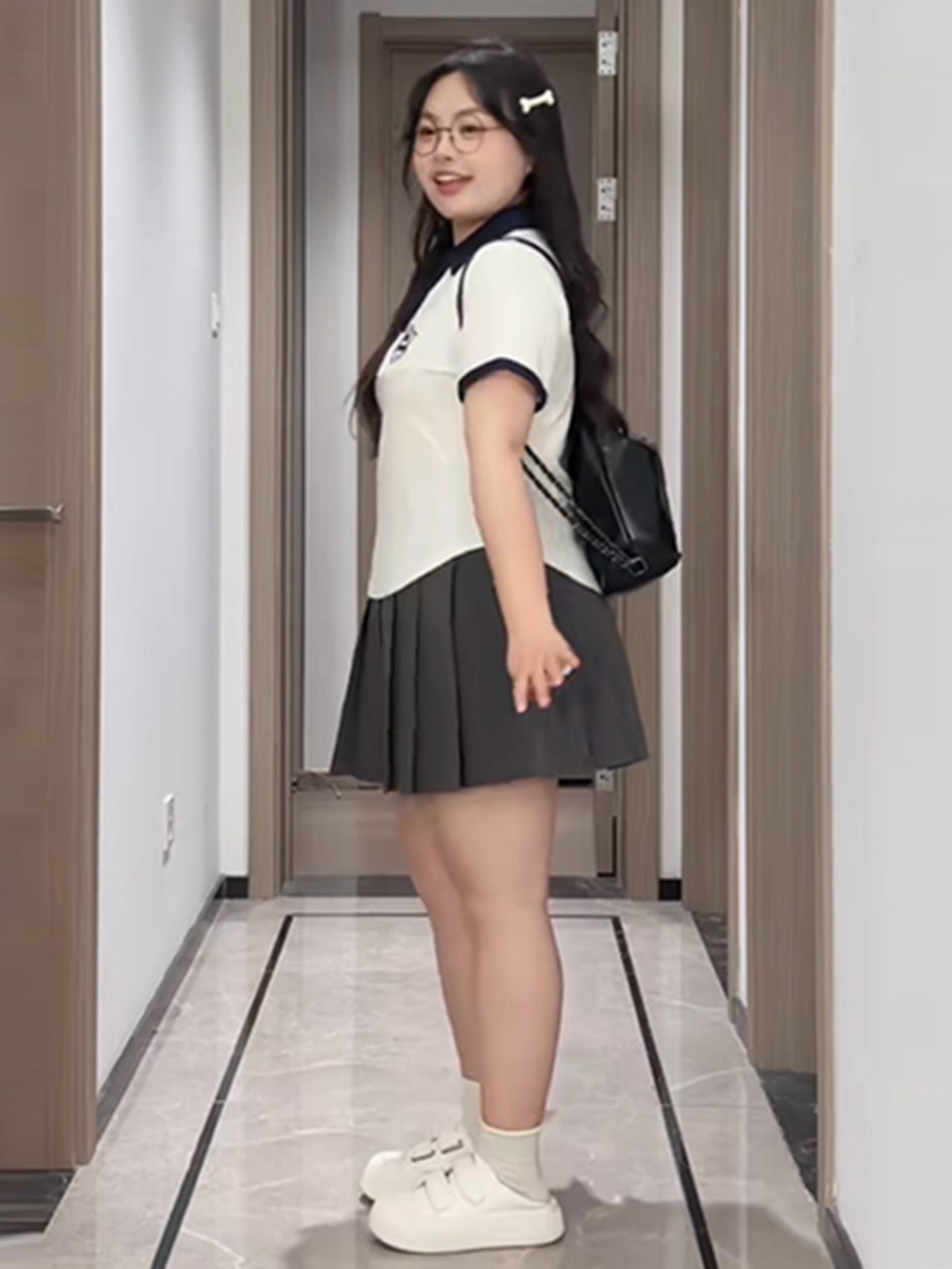 Plus-Size Irregular Short-Sleeve Polo Shirt with Collar for Summer – Flattering College Style T-Shirt for Curvy Women Plus-Size Irregular Short-Sleeve Polo Shirt with Collar for Summer – Flattering College Style T-Shirt for Curvy Women