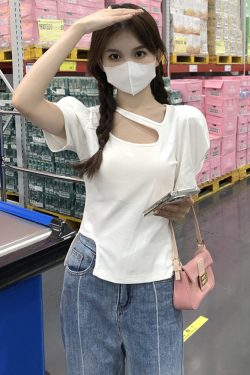 Plus-Size Irregular Short Sleeve T-Shirt for Women - Summer Korean Design, Slim Fit, Flattering Cropped Shoulder Top