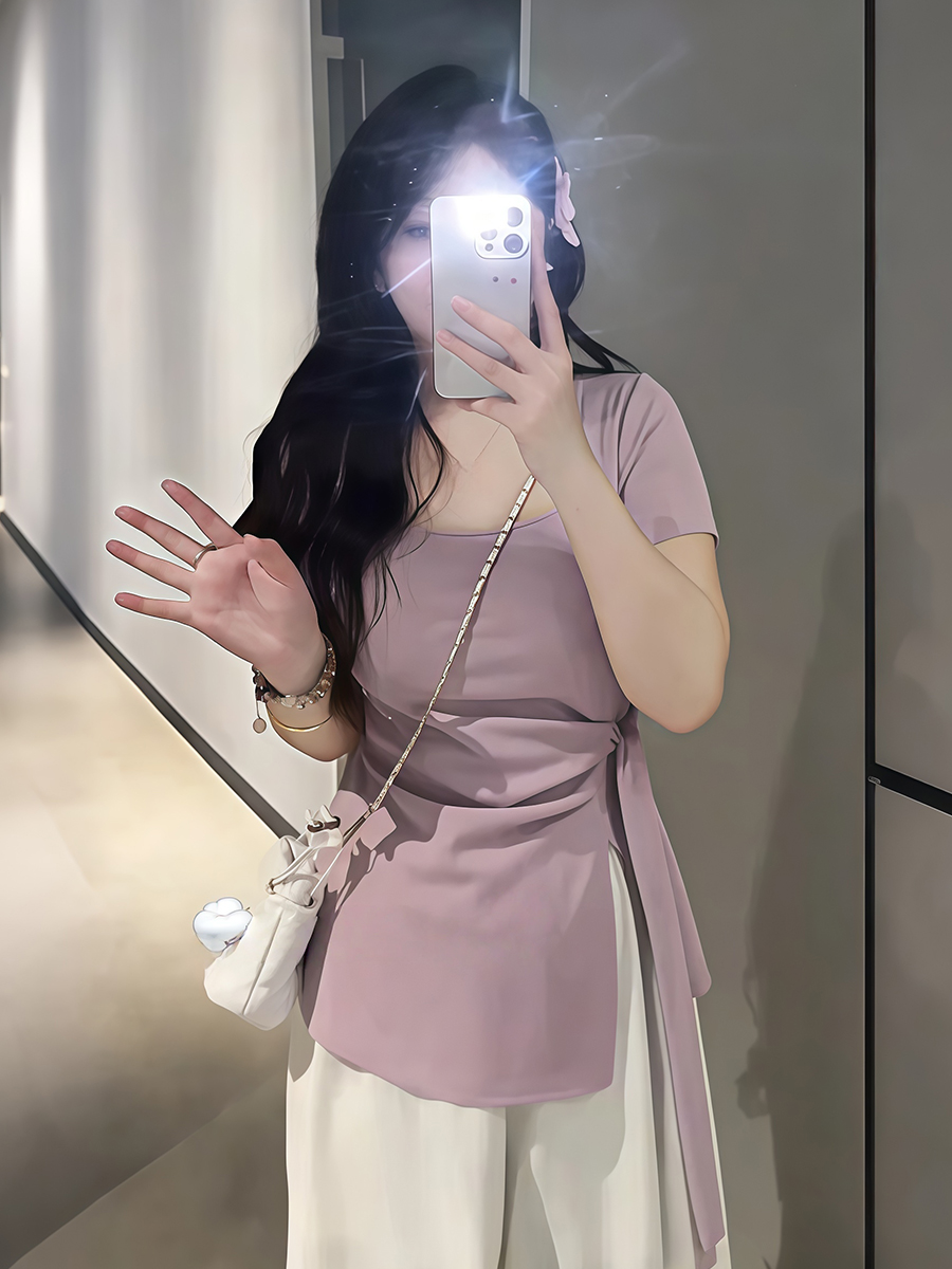 Plus-Size Irregular U-Neck Short Sleeve T-Shirt for Women - Flattering Cinched Waist, Summer Essential, French Design Plus-Size Irregular U-Neck Short Sleeve T-Shirt for Women - Flattering Cinched Waist, Summer Essential, French Design