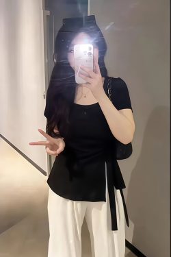 Plus-Size Irregular U-Neck Short Sleeve T-Shirt for Women - Flattering Cinched Waist, Summer Essential, French Design