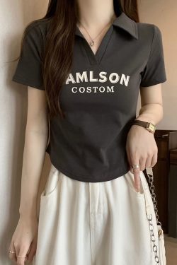 Plus Size Korean Style Letter Polo Collar Short Sleeve T-Shirt for Women - Tummy-Covering Slim Fit Cropped Top for Summer