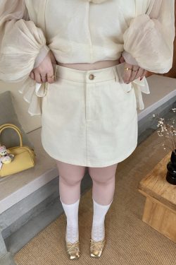 Plus-Size Korean-Style Minimalist White A-Line Skirt - Slightly Chubby Casual Short Skirt for Versatile Everyday Wear