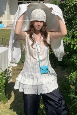 Plus-Size Lace Trim Tank Top for Women, Summer French Style, Loose Flattering Design, Sleeveless Fashion Essential