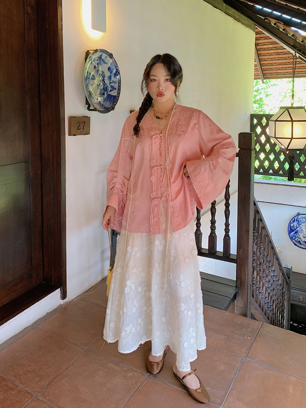 Plus Size Long Sleeve V-Neck Lace Shirt for Women - New Chinese Style National Wind Spring 2025 Top Plus Size Long Sleeve V-Neck Lace Shirt for Women - New Chinese Style National Wind Spring 2025 Top