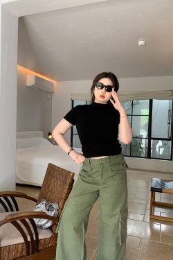 Plus Size Minimalist Fitted Half-High Neck Pleated Short Sleeve High-Stretch T-Shirt for Summer - Slimming and Stylish