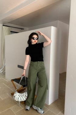 Plus Size Minimalist Fitted Half-High Neck Pleated Short Sleeve High-Stretch T-Shirt for Summer - Slimming and Stylish