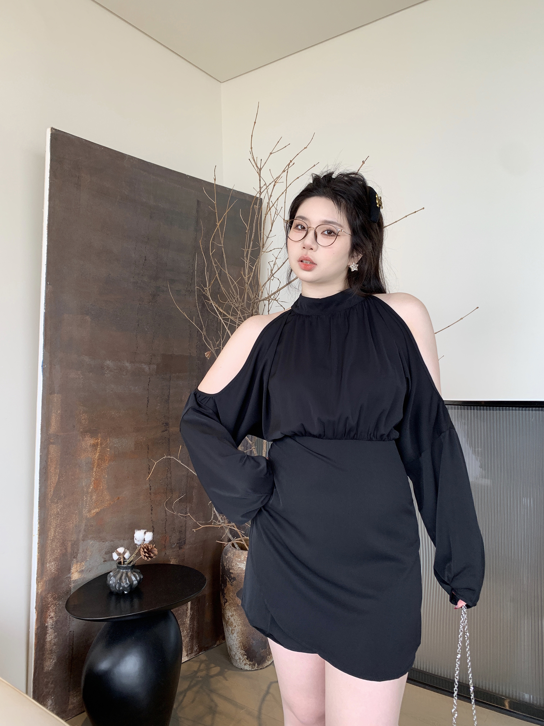 Plus Size Off-Shoulder Halter Long Sleeve Shirt Dress in Pure Desire Style - Trendy Chubby Fit, Fashionable Everyday Wear Plus Size Off-Shoulder Halter Long Sleeve Shirt Dress in Pure Desire Style - Trendy Chubby Fit, Fashionable Everyday Wear