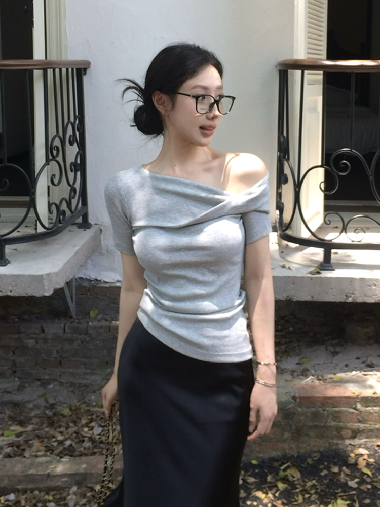 Plus Size Off-Shoulder Short Sleeve T-Shirt for Women - Summer Slim Fit Twisted Design, Trendy Spicy Girl Top Plus Size Off-Shoulder Short Sleeve T-Shirt for Women - Summer Slim Fit Twisted Design, Trendy Spicy Girl Top