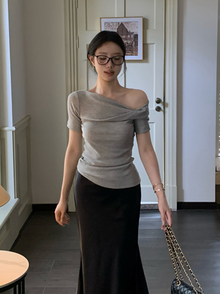 Plus Size Off-Shoulder Short Sleeve T-Shirt for Women - Summer Slim Fit Twisted Design, Trendy Spicy Girl Top Plus Size Off-Shoulder Short Sleeve T-Shirt for Women - Summer Slim Fit Twisted Design, Trendy Spicy Girl Top