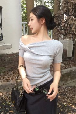 Plus Size Off-Shoulder Short Sleeve T-Shirt for Women - Summer Slim Fit Twisted Design, Trendy Spicy Girl Top