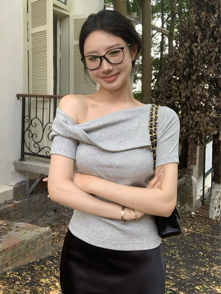 Plus Size Off-Shoulder Short Sleeve T-Shirt for Women - Summer Slim Fit Twisted Design, Trendy Spicy Girl Top Plus Size Off-Shoulder Short Sleeve T-Shirt for Women - Summer Slim Fit Twisted Design, Trendy Spicy Girl Top