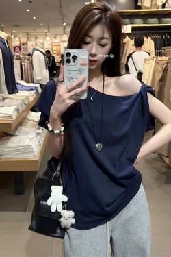 Plus Size Off-Shoulder Short Sleeve T-Shirt for Women - Summer Sweet & Spicy Loose Fit with Twist Detail, Flattering Design