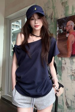 Plus Size Off-Shoulder Short Sleeve T-Shirt for Women - Summer Sweet & Spicy Loose Fit with Twist Detail, Flattering Design