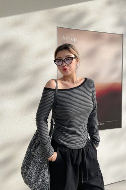 Plus-Size Off-Shoulder Striped Knitted Sweater Top - American Minimalist Slim-Fit Design for Comfortable Y2K Style